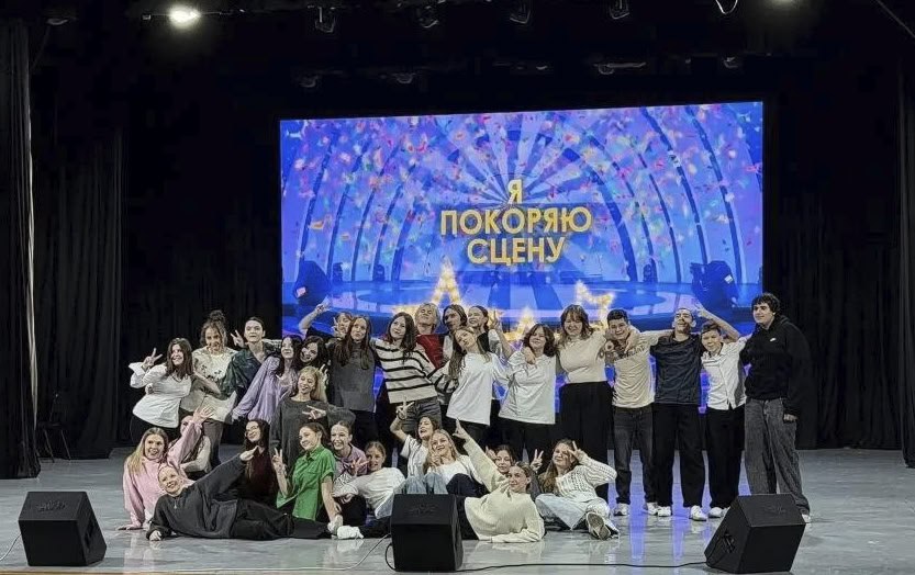 Коллективы городского дворца творчества «Академия талантов» привезли целую россыпь наград с выездных мероприятий Коллективы городского дворца творчества «Академия талантов» привезли целую россыпь наград с выездных мероприятий