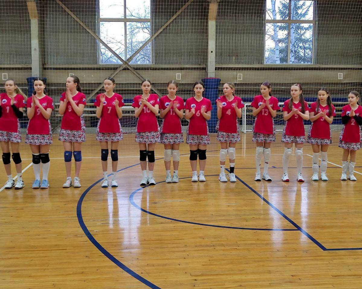 Волейболистки Губкинского завоевали серебро на открытом турнире в Челябинской области Волейболистки Губкинского завоевали серебро на открытом турнире в Челябинской области