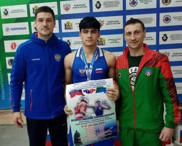 Надымский боксёр взял бронзу на всероссийских соревнованиях в Хабаровске