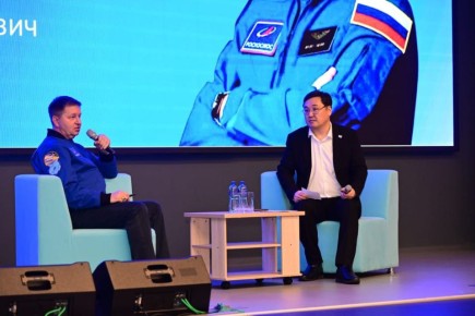 В средней школе «Перспектива» состоялась встреча молодёжи с космонавтом Андреем Бабкиным