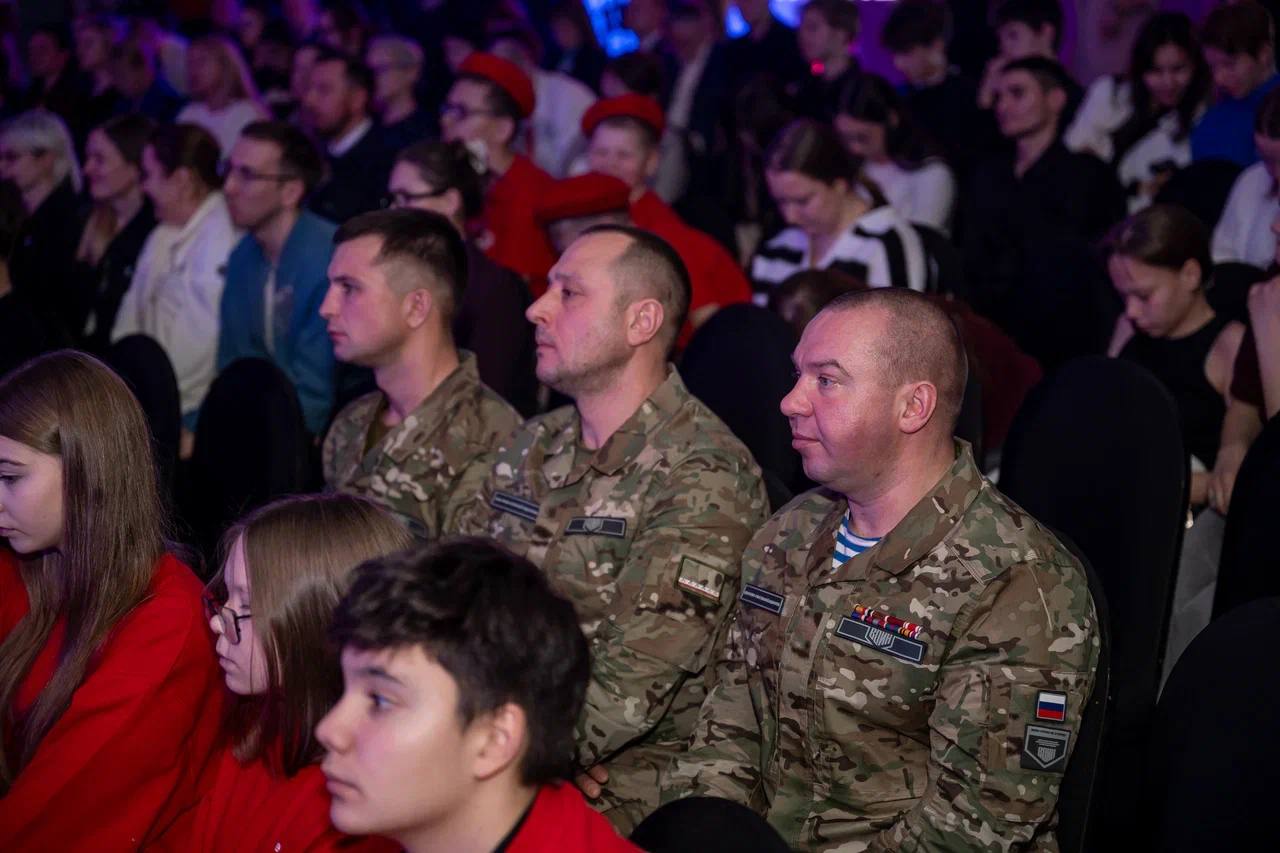 На Ямале подвели итоги тематического года и наградили победителей конкурса «Герои среди нас» На Ямале подвели итоги тематического года и наградили победителей конкурса «Герои среди нас»