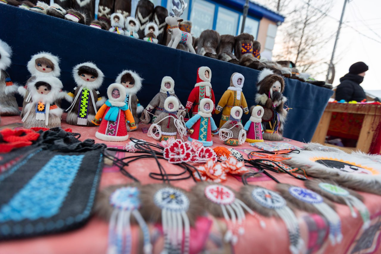 В округе стартует серия предновогодних ярмарок "Сделано на Ямале" В округе стартует серия предновогодних ярмарок "Сделано на Ямале"