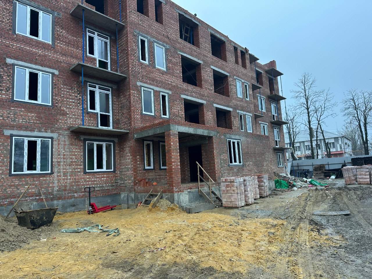 Ямал продолжает строительство многоквартирного дома в Волновахе Ямал продолжает строительство многоквартирного дома в Волновахе