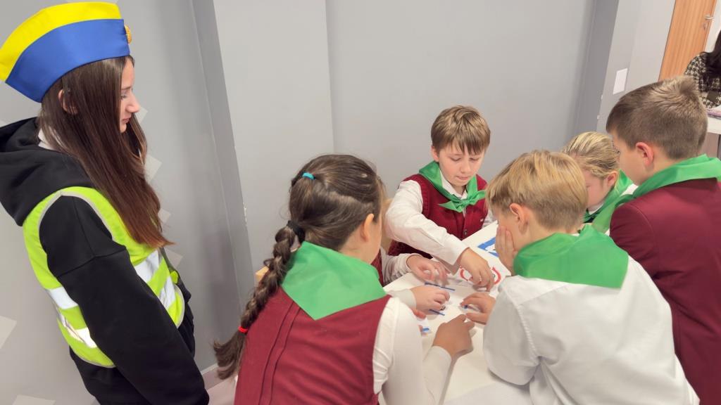 Автоинспекторы Губкинского провели интеллектуальный квиз Автоинспекторы Губкинского провели интеллектуальный квиз