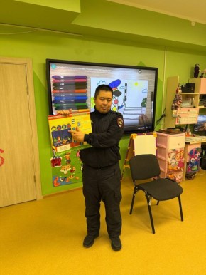 Автоинспекторы Лабытнанги провели познавательное занятие с воспитанниками детского сада «Едэйко»