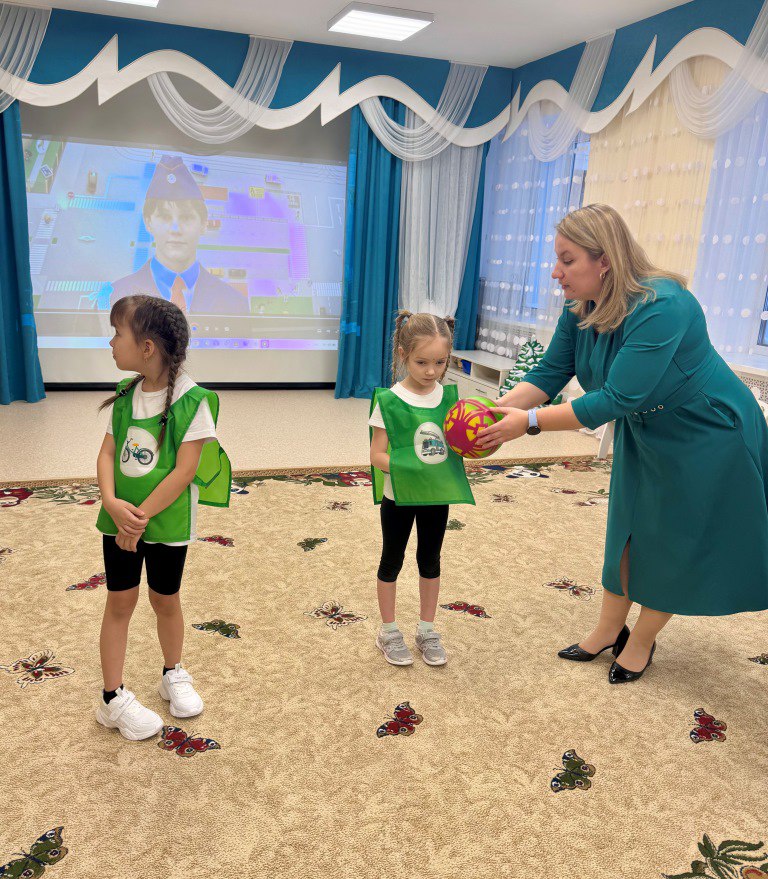 В Салехарде состоялась квест-игра по правилам дорожного движения «В поисках волшебной книги безопасности» В Салехарде состоялась квест-игра по правилам дорожного движения «В поисках волшебной книги безопасности»