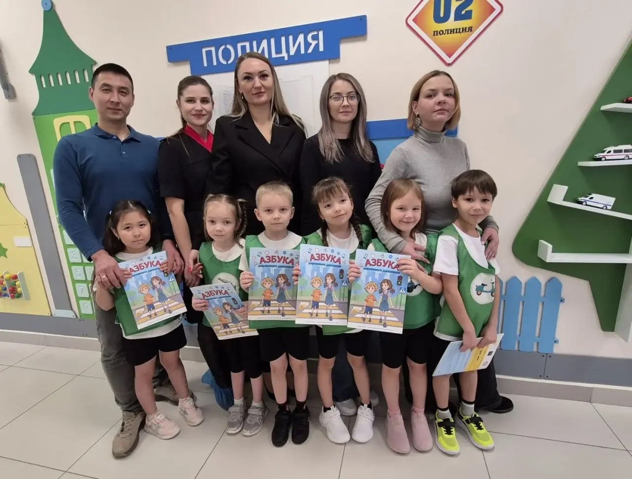 В Салехарде состоялась квест-игра по правилам дорожного движения «В поисках волшебной книги безопасности» В Салехарде состоялась квест-игра по правилам дорожного движения «В поисках волшебной книги безопасности»