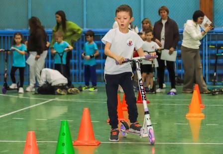 В Салехарде юные участники дорожного движения приняли участие в конкурсе «Безопасное колесико» В Салехарде юные участники дорожного движения приняли участие в конкурсе «Безопасное колесико»