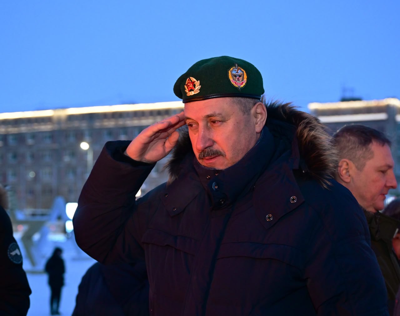 Новоуренгойцы возложили цветы в День Героев Отечества Новоуренгойцы возложили цветы в День Героев Отечества