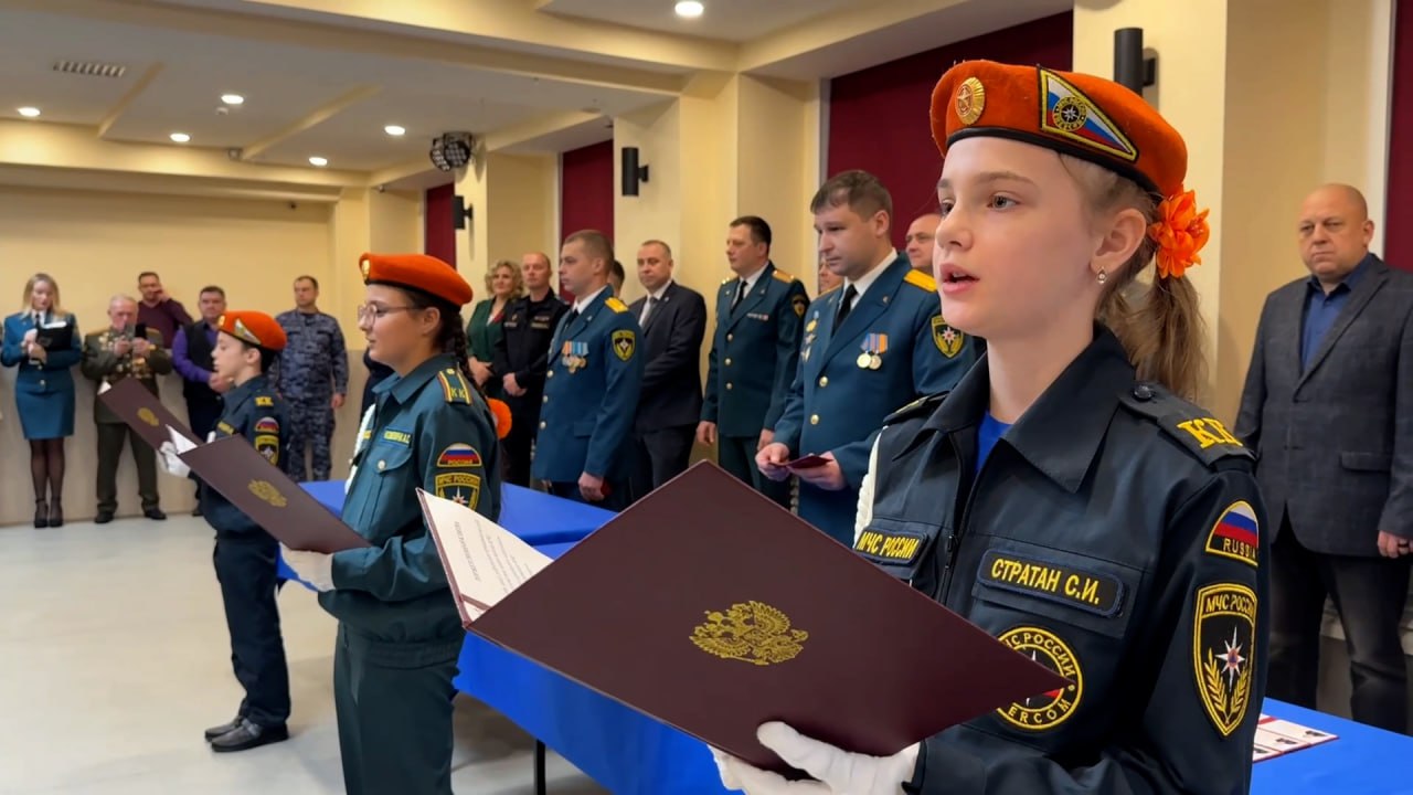 Новое поколение спасателей Салехарда приняли присягу Новое поколение спасателей Салехарда приняли присягу