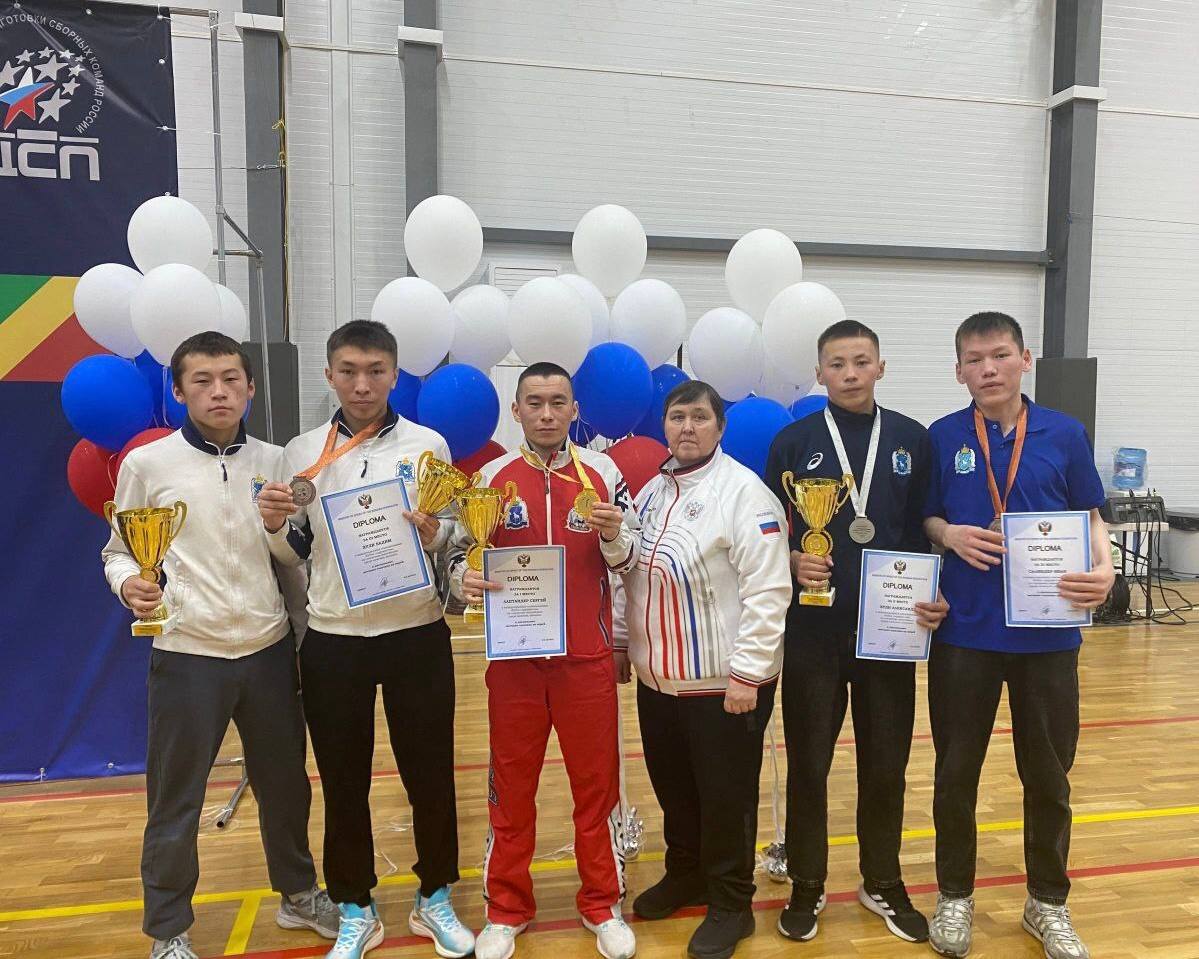 На Ямал везут 8 наград с международных соревнований по северному многоборью На Ямал везут 8 наград с международных соревнований по северному многоборью