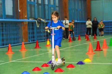 В Салехарде юные участники дорожного движения приняли участие в конкурсе «Безопасное колесико» В Салехарде юные участники дорожного движения приняли участие в конкурсе «Безопасное колесико»
