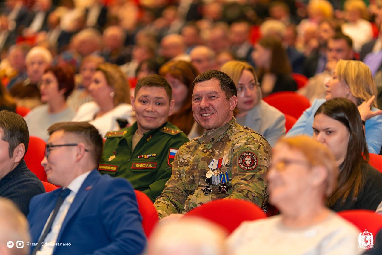 Юбилей округа завершился большим праздничным концертом в ямальской филармонии Юбилей округа завершился большим праздничным концертом в ямальской филармонии