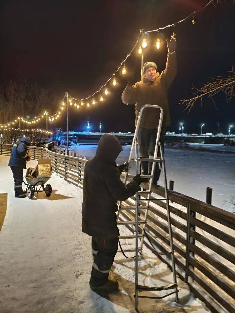 В Новом Уренгое в Яха-парке установили дополнительное освещение