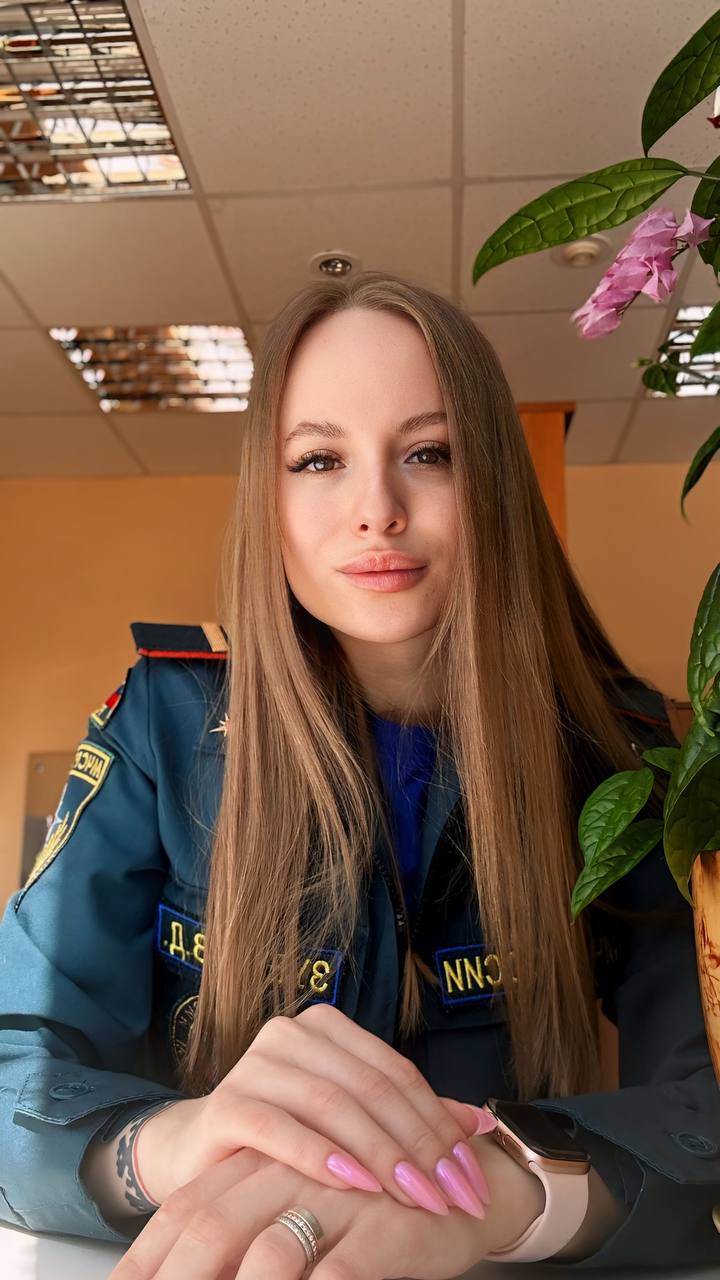 Инспектор по кадровой работе Виктория Зуева из Ноябрьска настоящая шпионка в мире HR. Ее радар всегда настроен на выявление талантов и предотвращение кадровых катастроф Инспектор по кадровой работе Виктория Зуева из Ноябрьска настоящая шпионка в мире HR. Ее радар всегда настроен на выявление талантов и предотвращение кадровых катастроф