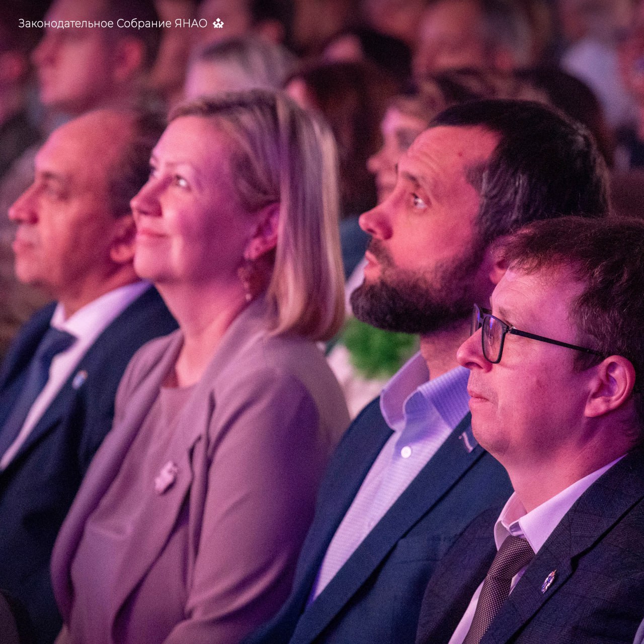 В Салехарде состоялась церемония закрытия Года героев на Ямале, объединившая 250 человек: победителей конкурса «Герои среди нас», юнармейцев, кадетов, представителей власти и силовых структур В Салехарде состоялась церемония закрытия Года героев на Ямале, объединившая 250 человек: победителей конкурса «Герои среди нас», юнармейцев, кадетов, представителей власти и силовых структур