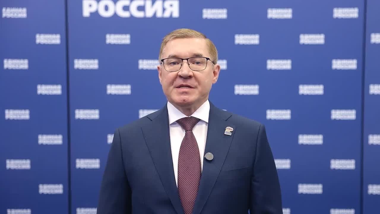 Владимир Якушев поздравил ямальцев с 95-летием региона