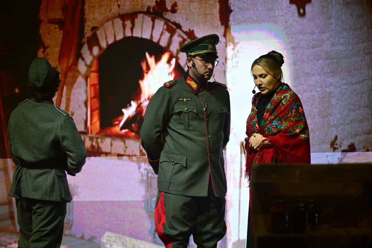 В Новом Уренгое торжественно закрыли Год героев В Новом Уренгое торжественно закрыли Год героев