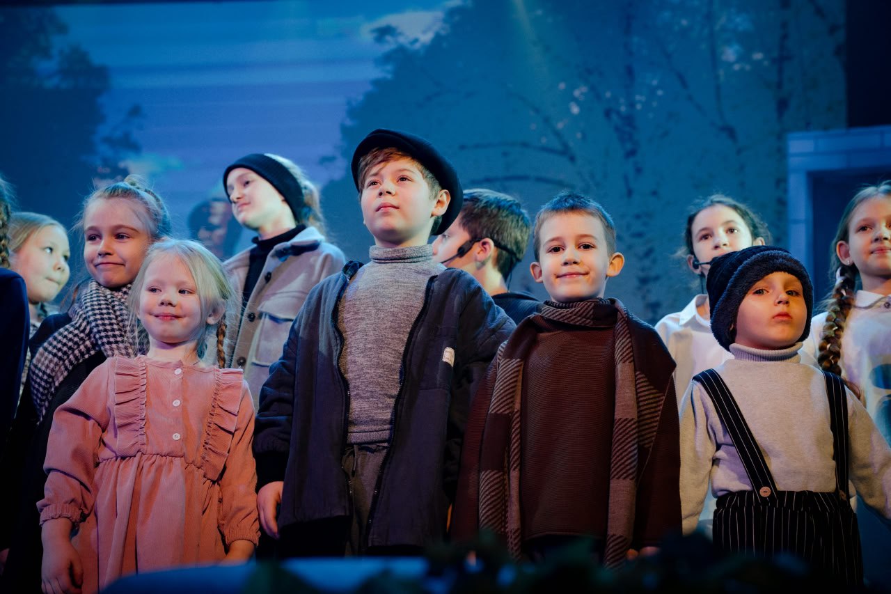 В Новом Уренгое торжественно закрыли Год героев В Новом Уренгое торжественно закрыли Год героев