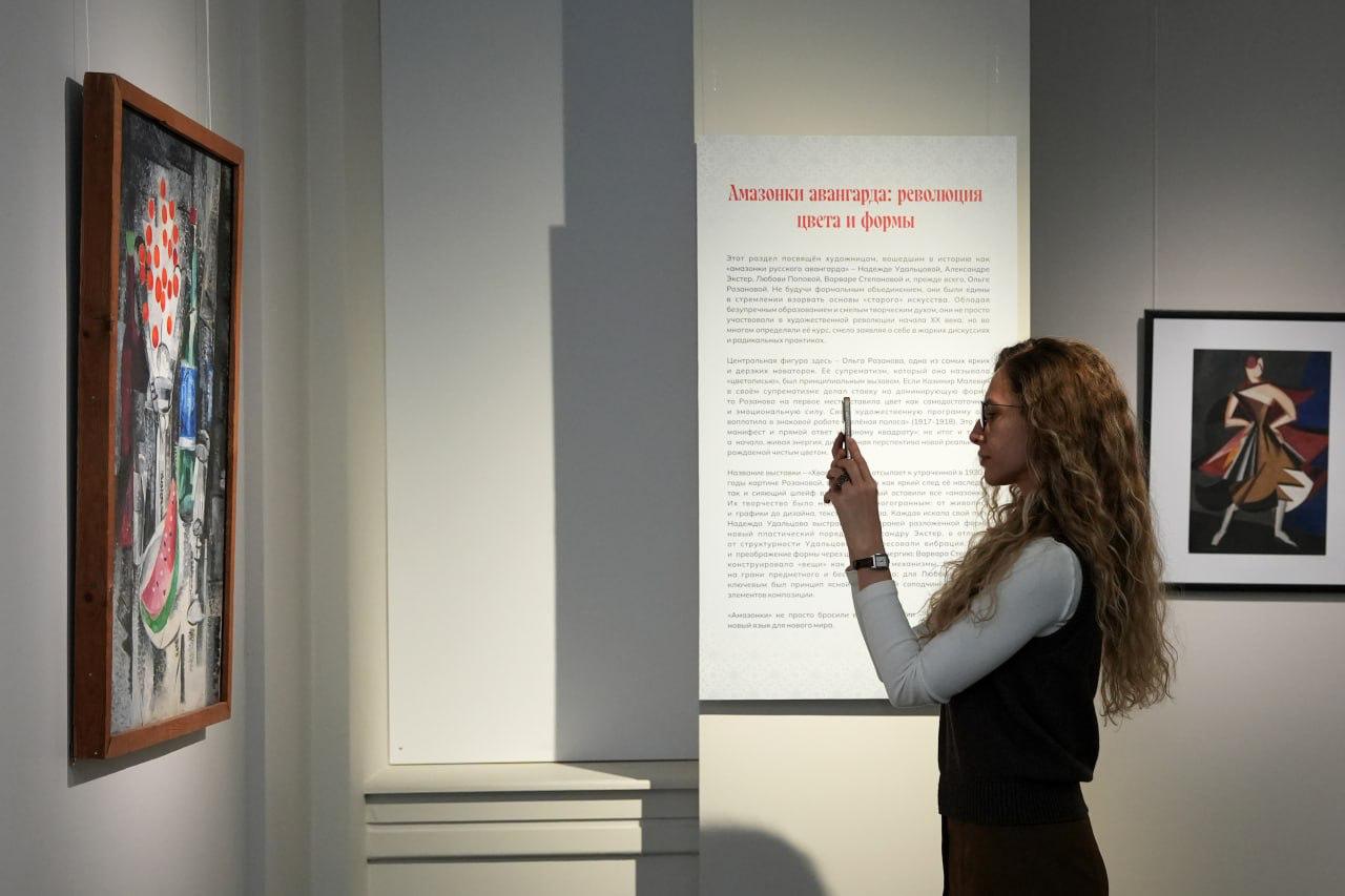 Впервые на Ямале: в Салехарде открылась выставка «Хвост кометы»