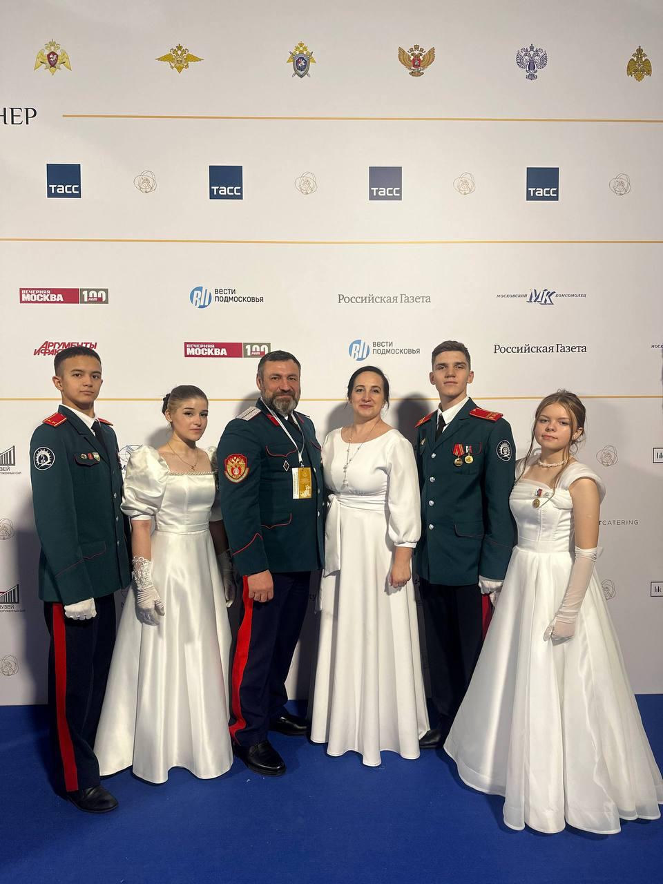 Ямальцы на кремлевском балу: кадеты из Ноябрьска представили округ в Москве Ямальцы на кремлевском балу: кадеты из Ноябрьска представили округ в Москве