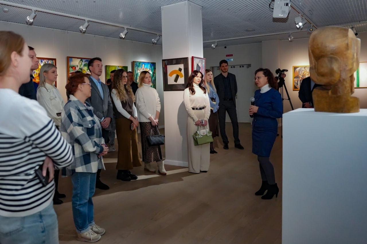 Впервые на Ямале: в Салехарде открылась выставка «Хвост кометы» Впервые на Ямале: в Салехарде открылась выставка «Хвост кометы»