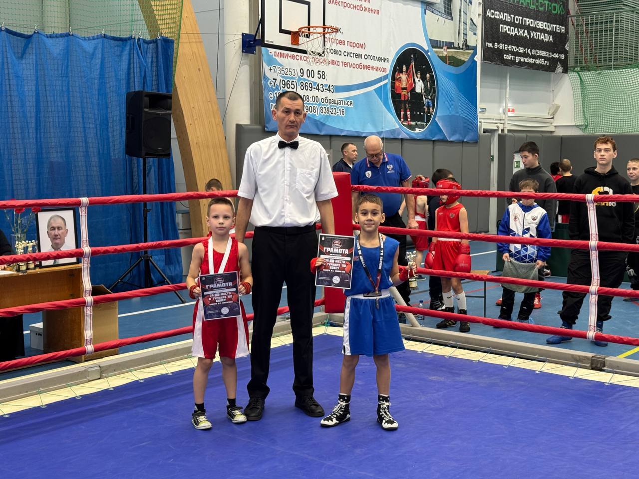 8 наград в копилке ямальцев на Открытом турнире по боксу
