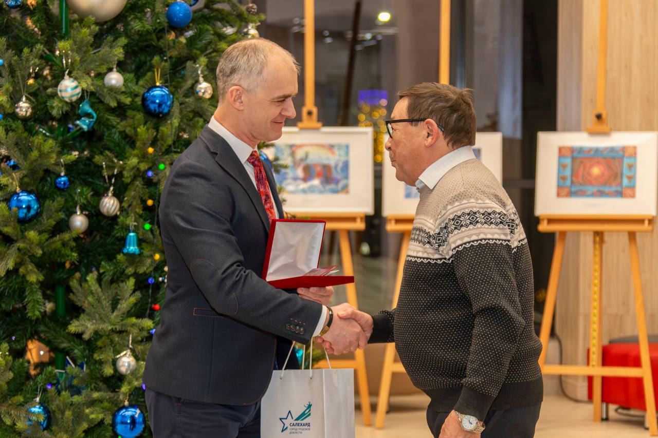 Сегодня в Детской школе искусств им. Е.В. Образцовой состоялась торжественная церемония награждения, посвящённая 95-летию Ямало-Ненецкого автономного округа Сегодня в Детской школе искусств им. Е.В. Образцовой состоялась торжественная церемония награждения, посвящённая 95-летию Ямало-Ненецкого автономного округа