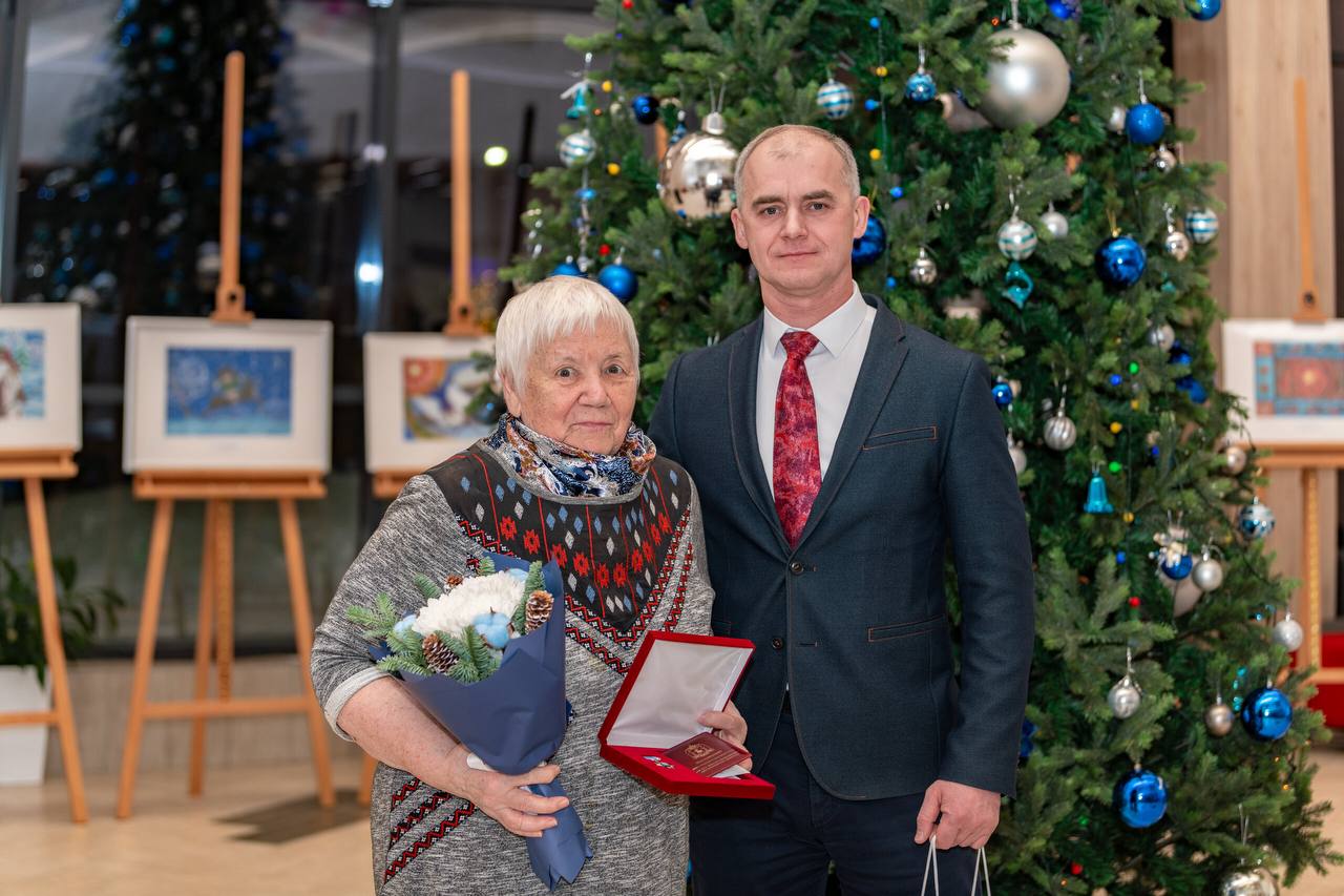 Алексей Титовский: Сегодня мы чествовали тех, чьим ежедневным трудом, талантом и преданностью прирастают сила и слава нашего округа и города Алексей Титовский: Сегодня мы чествовали тех, чьим ежедневным трудом, талантом и преданностью прирастают сила и слава нашего округа и города