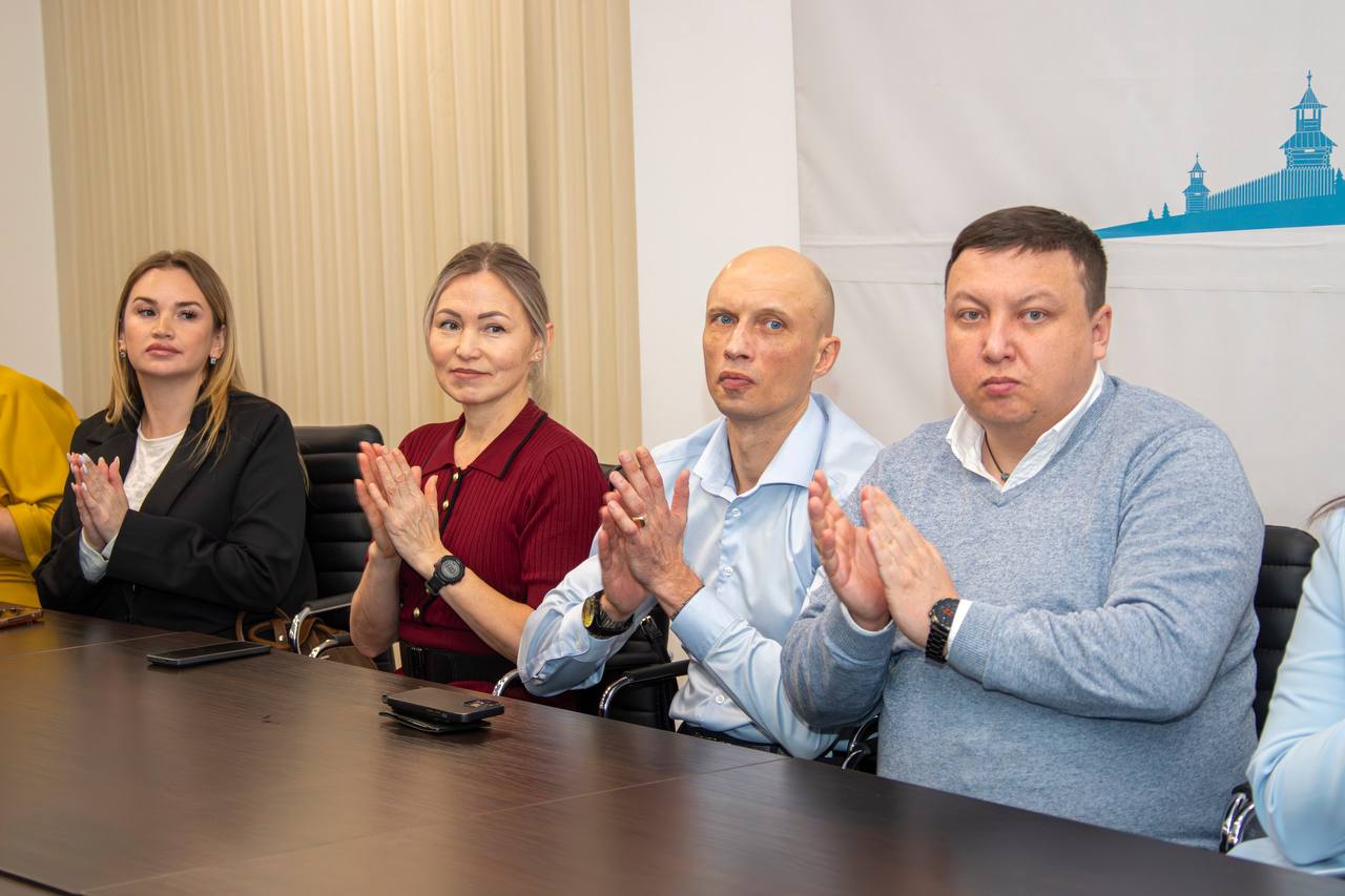 В Салехарде наградили организаторов выборов-2025 В Салехарде наградили организаторов выборов-2025