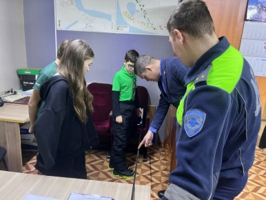 Для учащихся школы «Полярная звезда» в п. Тазовский была организована экскурсия в здание Госавтоинспекции