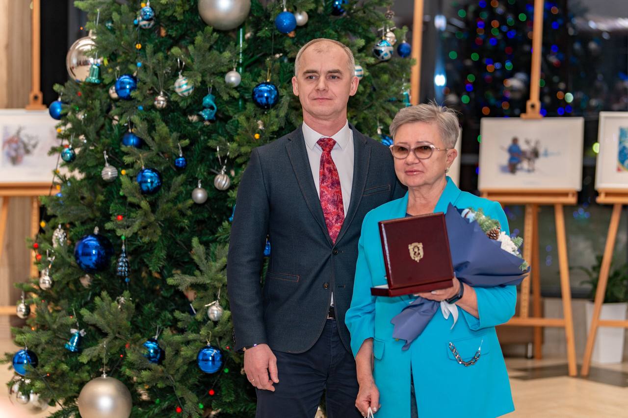 Алексей Титовский: Сегодня мы чествовали тех, чьим ежедневным трудом, талантом и преданностью прирастают сила и слава нашего округа и города Алексей Титовский: Сегодня мы чествовали тех, чьим ежедневным трудом, талантом и преданностью прирастают сила и слава нашего округа и города