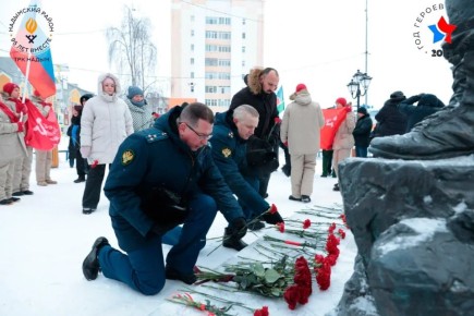 В рамках мероприятий, приуроченных к 95-летию со дня образования Надымского района, Ямало-Ненецкий природоохранный прокурор Андрей Целовальников и Надымский городской прокурор Илья Уткин в знак глубочайшего уважения к...