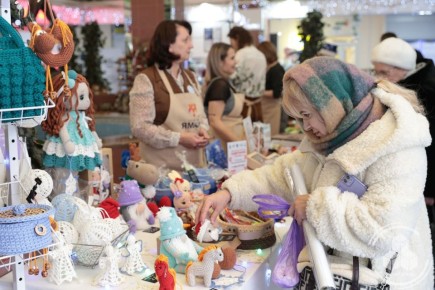 В Северном Гостином дворе проходит новогодняя ярмарка под брендом «Сделано на Ямале»