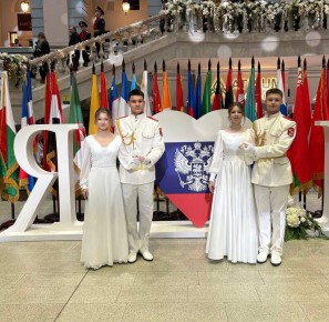 Новоуренгойские кадеты – участники международного благотворительного кадетского бала!