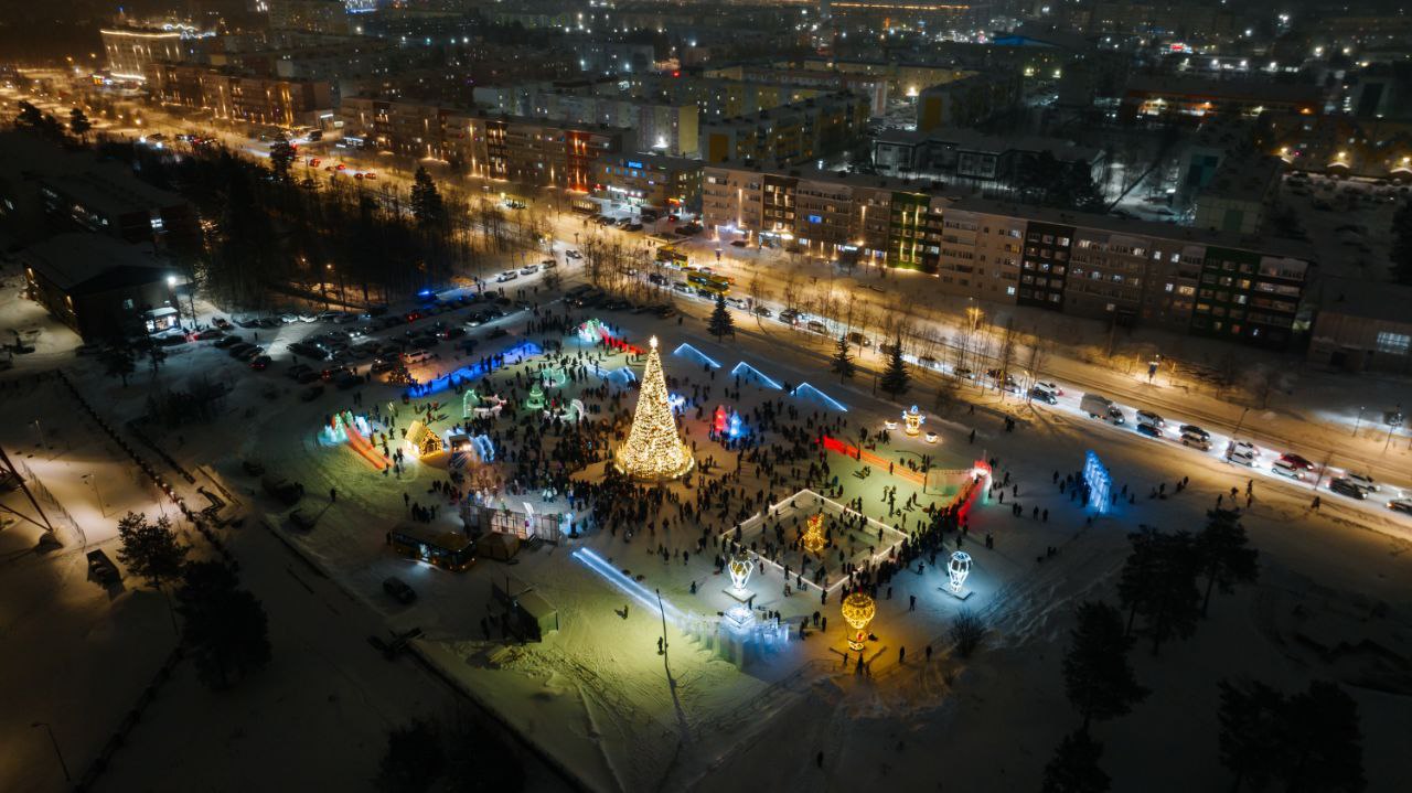 Алексей Романов: Сегодня в Ноябрьске зажглись огни на главной ёлке — и город словно преобразился, наполнившись настоящим новогодним волшебством! Алексей Романов: Сегодня в Ноябрьске зажглись огни на главной ёлке — и город словно преобразился, наполнившись настоящим новогодним волшебством!