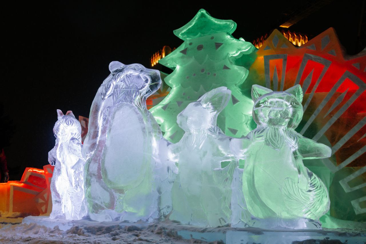 Алексей Романов: Сегодня в Ноябрьске зажглись огни на главной ёлке — и город словно преобразился, наполнившись настоящим новогодним волшебством! Алексей Романов: Сегодня в Ноябрьске зажглись огни на главной ёлке — и город словно преобразился, наполнившись настоящим новогодним волшебством!