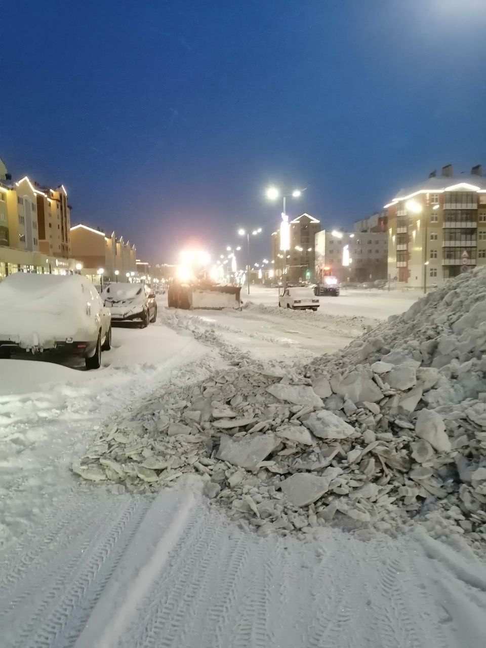 Всю ночь дорожники устраняли последствия метели: Всю ночь дорожники устраняли последствия метели: