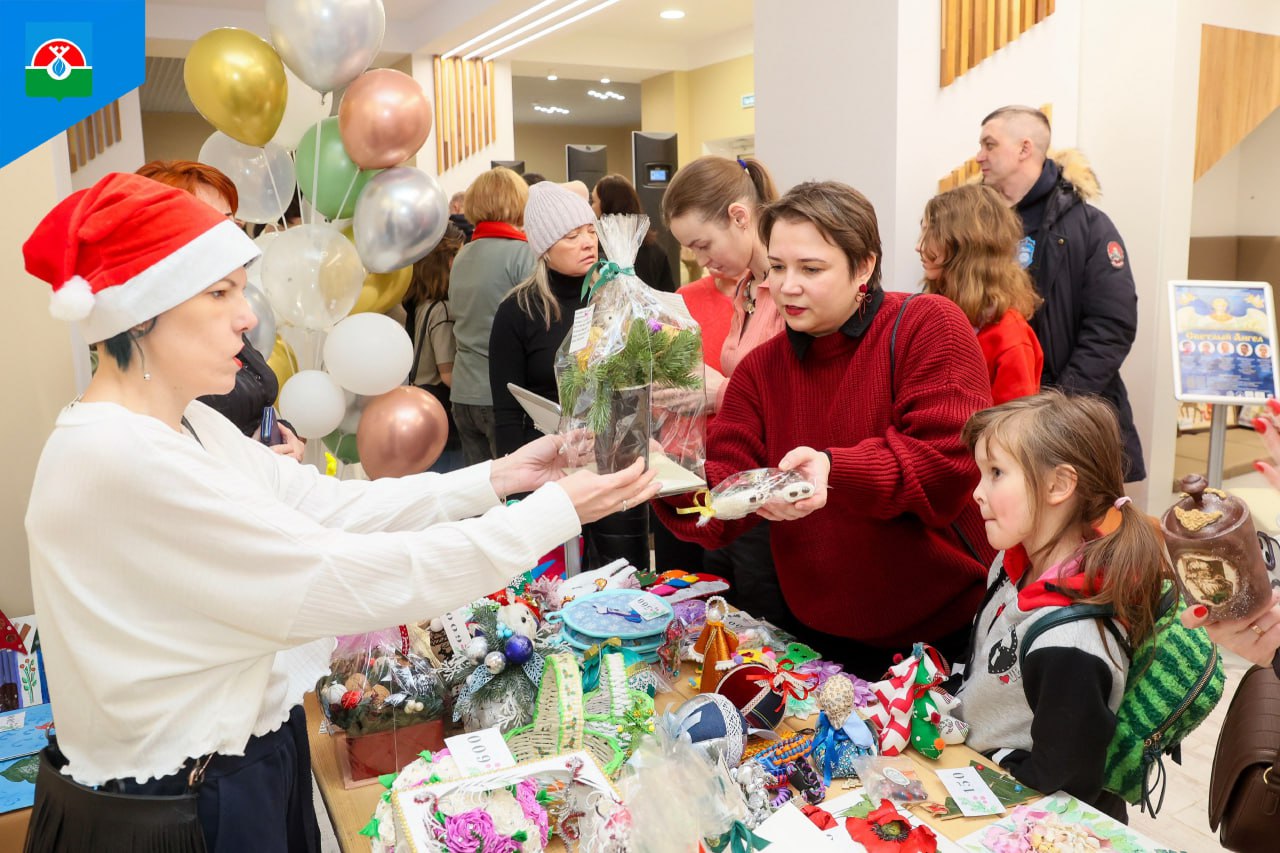 «Светлый Ангел»: ямальцы на ярмарке собрали деньги для детей с ОВЗ