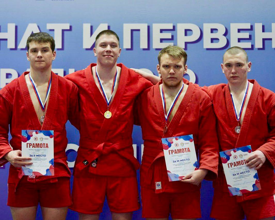 4 награды привезли на Ямал самбисты с первенства и чемпионата Урала