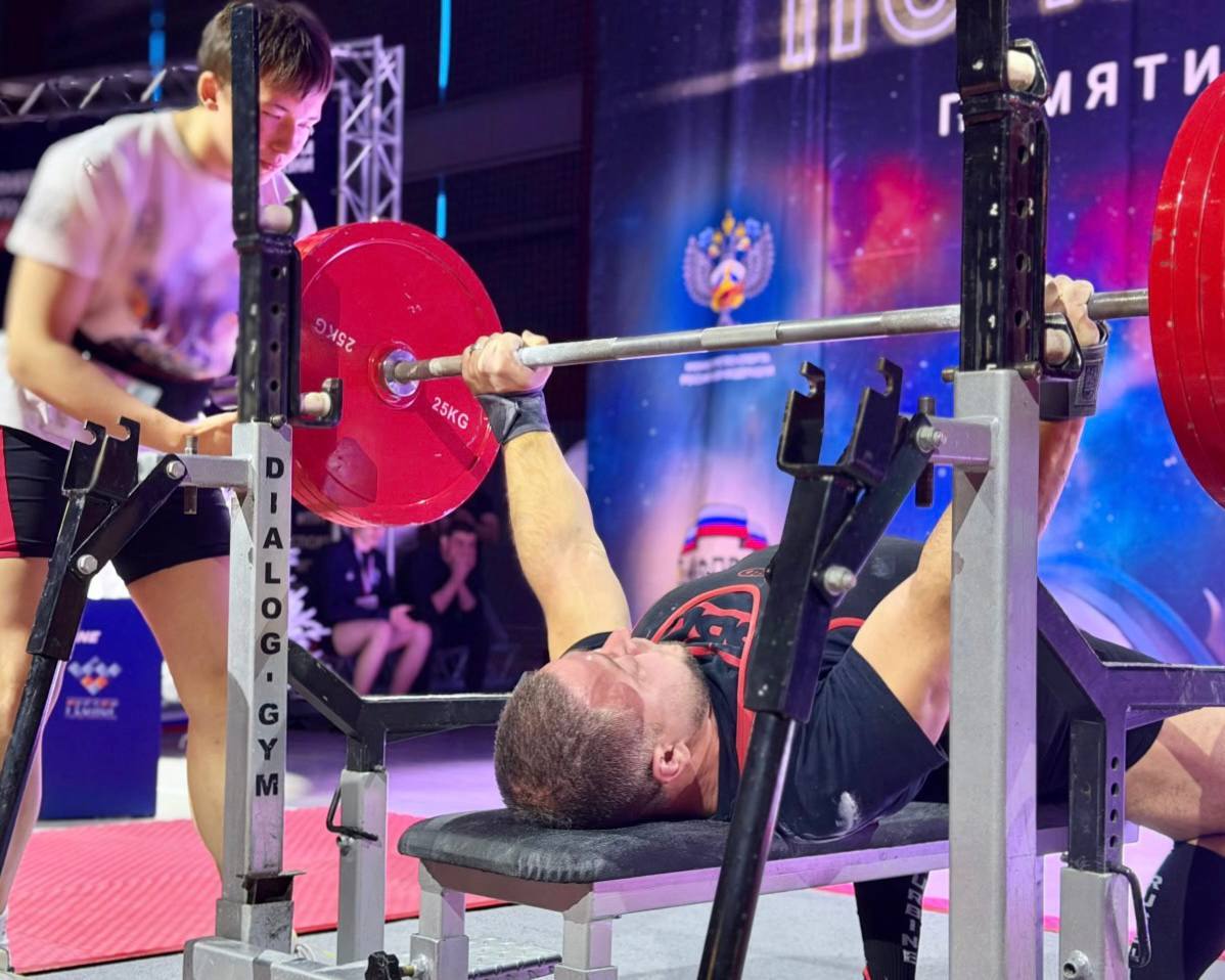Ямал принял чемпионат Урала по пауэрлифтингу в Тарко-Сале Ямал принял чемпионат Урала по пауэрлифтингу в Тарко-Сале