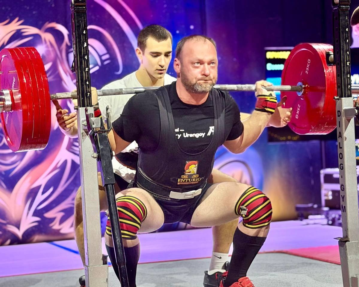 Ямал принял чемпионат Урала по пауэрлифтингу в Тарко-Сале Ямал принял чемпионат Урала по пауэрлифтингу в Тарко-Сале