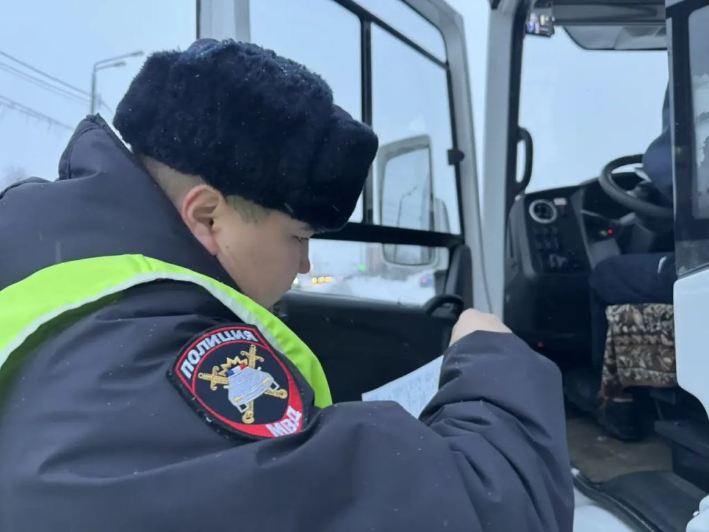 В Салехарде сотрудники Госавтоинспекции провели операцию по выявлению водителей, которые нарушают ПДД и не платят штрафы В Салехарде сотрудники Госавтоинспекции провели операцию по выявлению водителей, которые нарушают ПДД и не платят штрафы