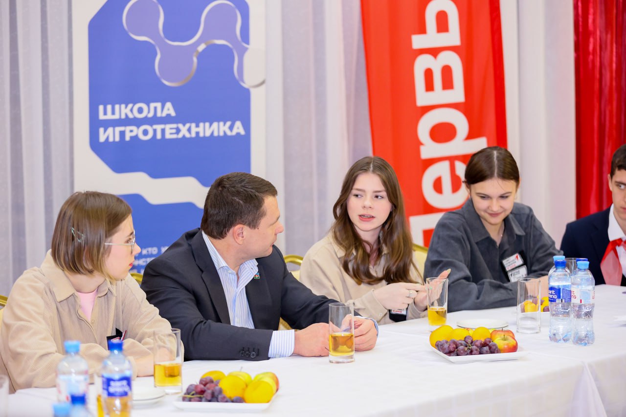 В Пангодах состоялось заседание Координационного совета Движения Первых, в котором принял участие глава Надымского района Дмитрий Жаромских В Пангодах состоялось заседание Координационного совета Движения Первых, в котором принял участие глава Надымского района Дмитрий Жаромских