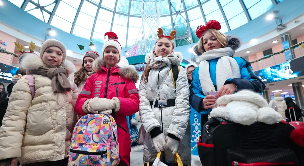 59 новоуренгойских школьников – участники Губернаторской ёлки 59 новоуренгойских школьников – участники Губернаторской ёлки