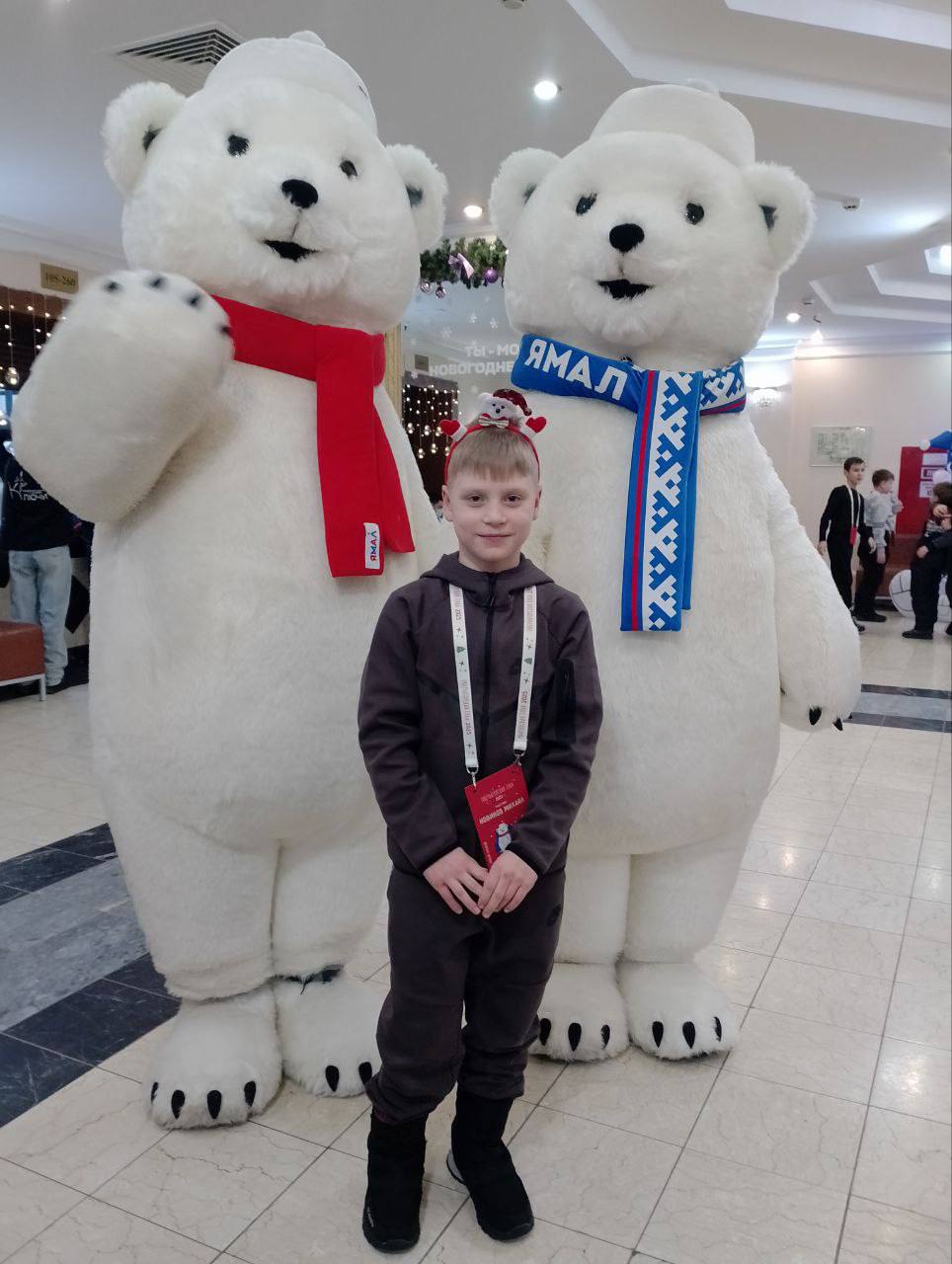 59 новоуренгойских школьников – участники Губернаторской ёлки 59 новоуренгойских школьников – участники Губернаторской ёлки