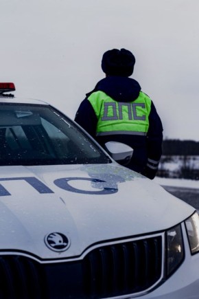 За прошедшие сутки сотрудники Госавтоинспекции выявили 308 нарушений ПДД, в их числе: