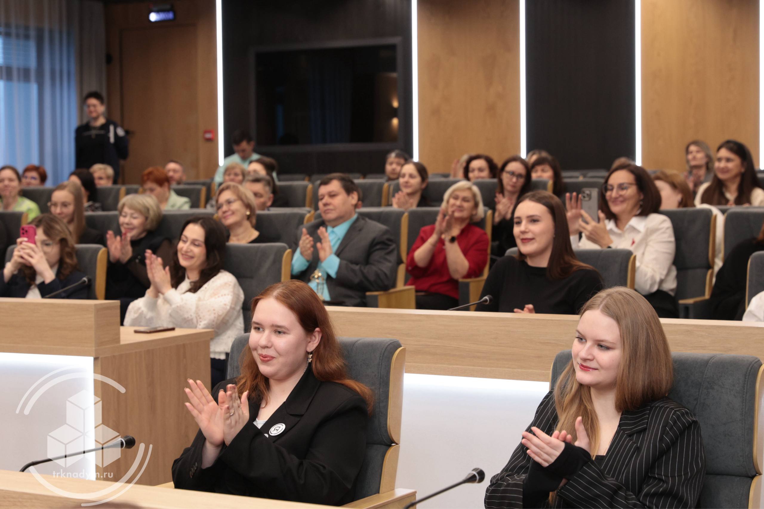 В Надыме состоялась торжественная церемония вручения знака общественного признания «Успех года - 2025» В Надыме состоялась торжественная церемония вручения знака общественного признания «Успех года - 2025»