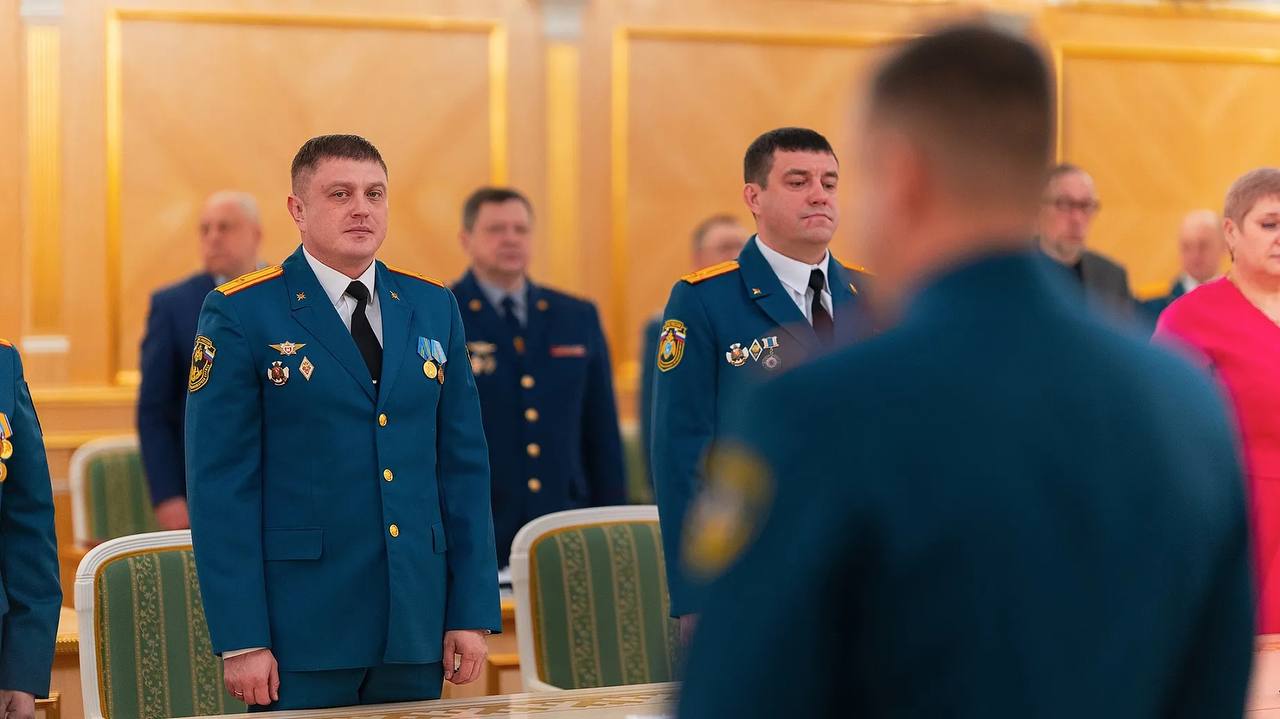 Принял участие в торжественных мероприятиях, посвященных 35-летию МЧС России Принял участие в торжественных мероприятиях, посвященных 35-летию МЧС России