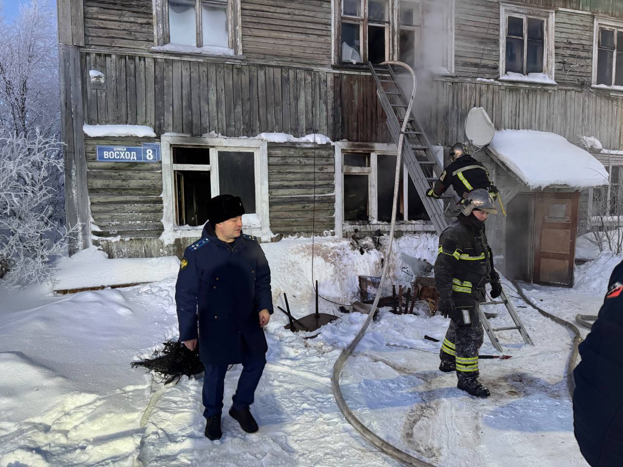 Прокуратурой контролируется проверка обстоятельств пожара в многоквартирном доме в Салехарде